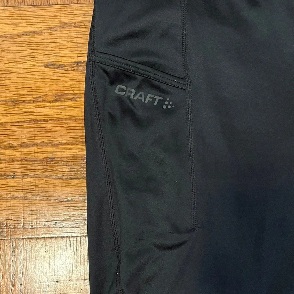 Black Athletic Leggings with Pocket - Picture 4 of 8
